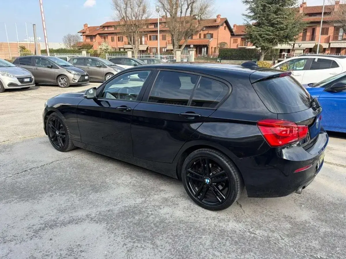 Usata BMW 118 150 CV (110 kW) 2019 Nero Berlina