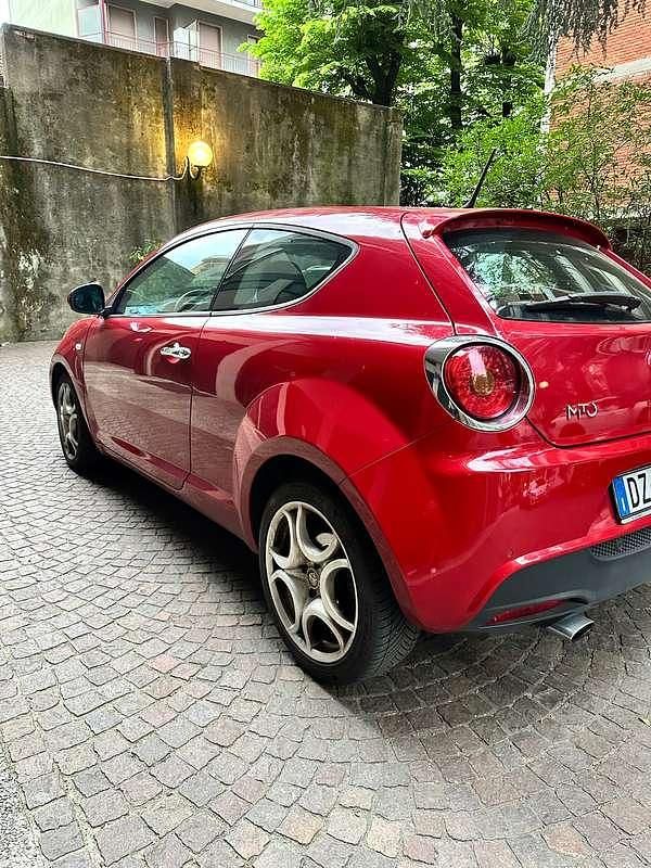 Begagnad Alfa Romeo MiTo Distinctive 135 HK (99 kW) 2010 Röd Halvkombi