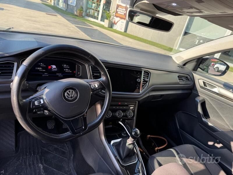 Usata VW T-Roc 116 CV (85 kW) 2019 Grigio SUV