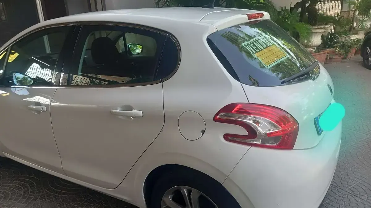 Usata Peugeot 208 Active 68 CV (50 kW) 2014 Utilitaria