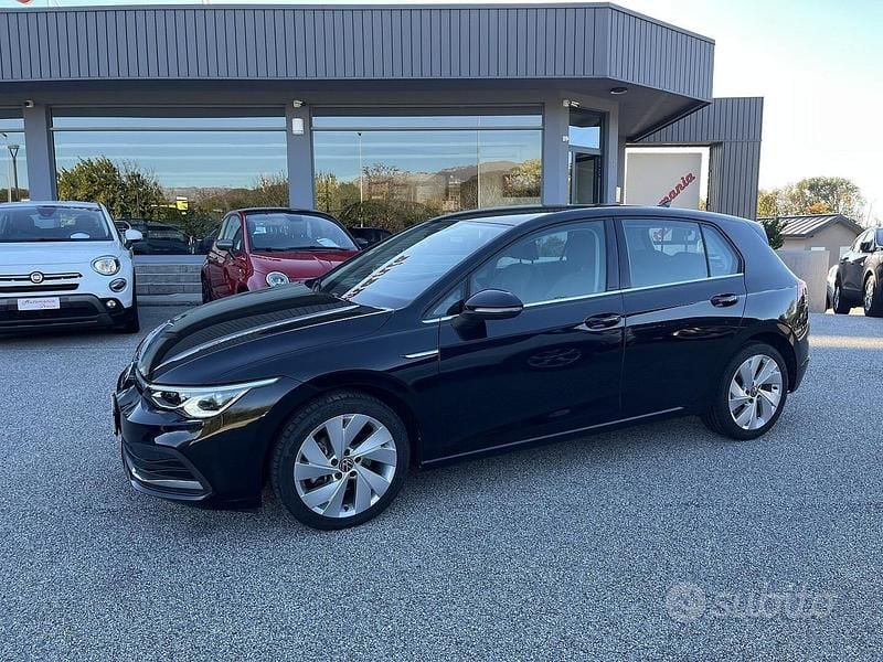 Usata VW Golf VII 150 CV (110 kW) 2021 Nero Utilitaria