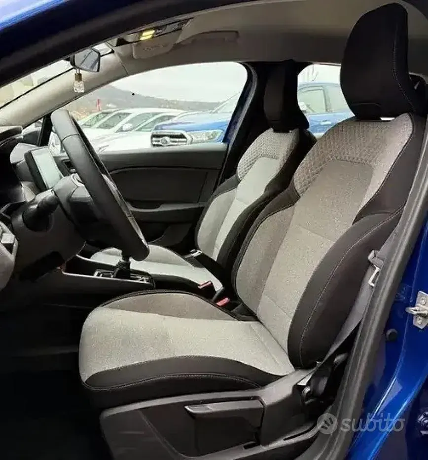 Nuova Renault Clio V Equilibre 101 CV (74 kW) 2025 Blu Berlina