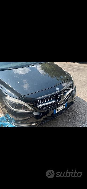 Usata Mercedes B200 Premium 2012 Nero Monovolume