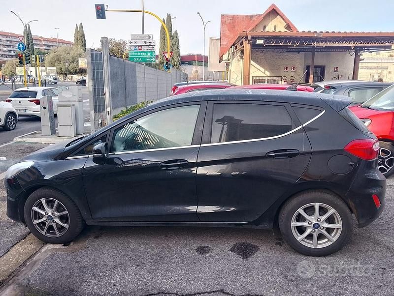 Gebraucht Ford Fiesta Business Edition 101 PS (74 kW) 2021 Schwarz Kleinwagen