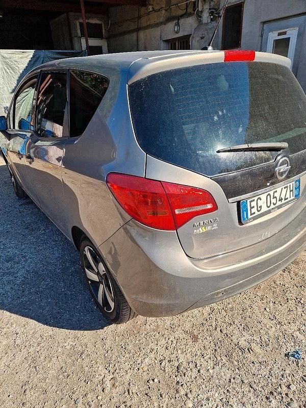 Usata Opel Meriva 94 CV (69 kW) 2011 Grigio Monovolume
