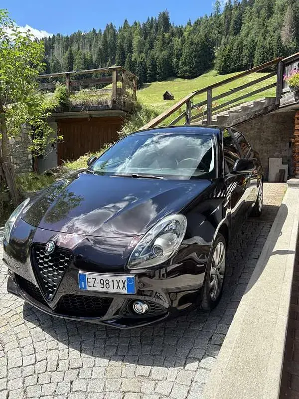 Usata Alfa Romeo Giulietta Distinctive 150 CV (110 kW) 2015 Nero Utilitaria