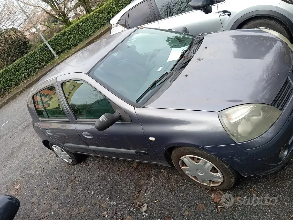 Usata Renault Clio 2005 Grigio Utilitaria