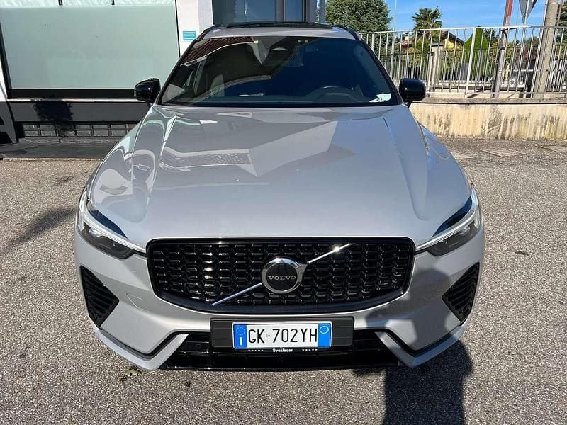 Usata Volvo XC60 Plus 197 CV (144 kW) 2022 Argento SUV