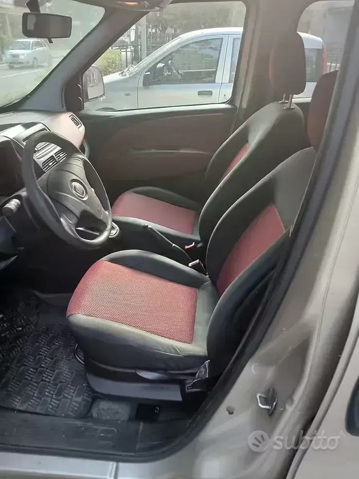 Usata Fiat Doblò 135 CV (99 kW) 2010 Monovolume