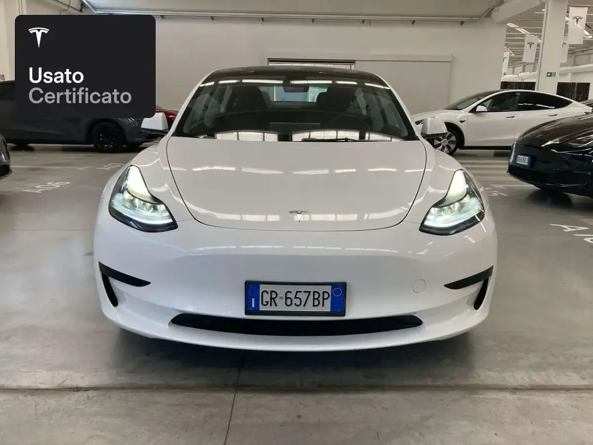 Usata Tesla Model 3 RWD 283 kW (385 CV) 2023 Pearl white multicoat Berlina