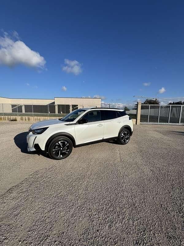 Usata Peugeot 2008 Allure 110 CV (80 kW) 2022 SUV