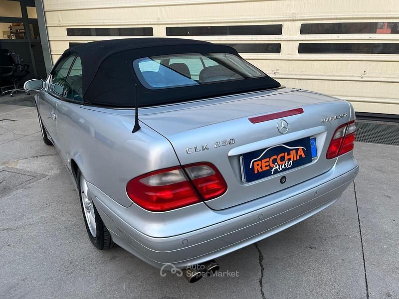 Usata Mercedes CLK230 193 CV (141 kW) 2000 Argento Cabrio