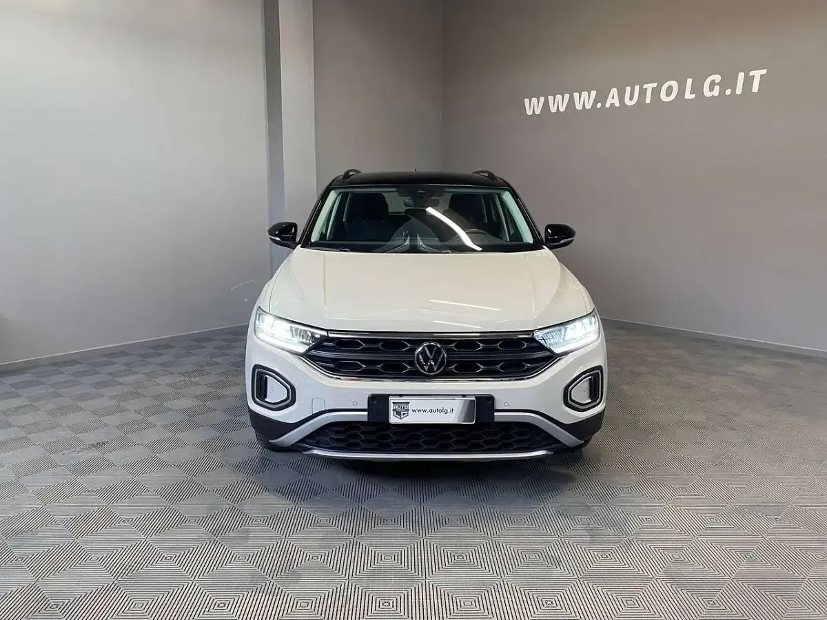Usata VW T-Roc Life 110 CV (80 kW) 2023 Bianco SUV