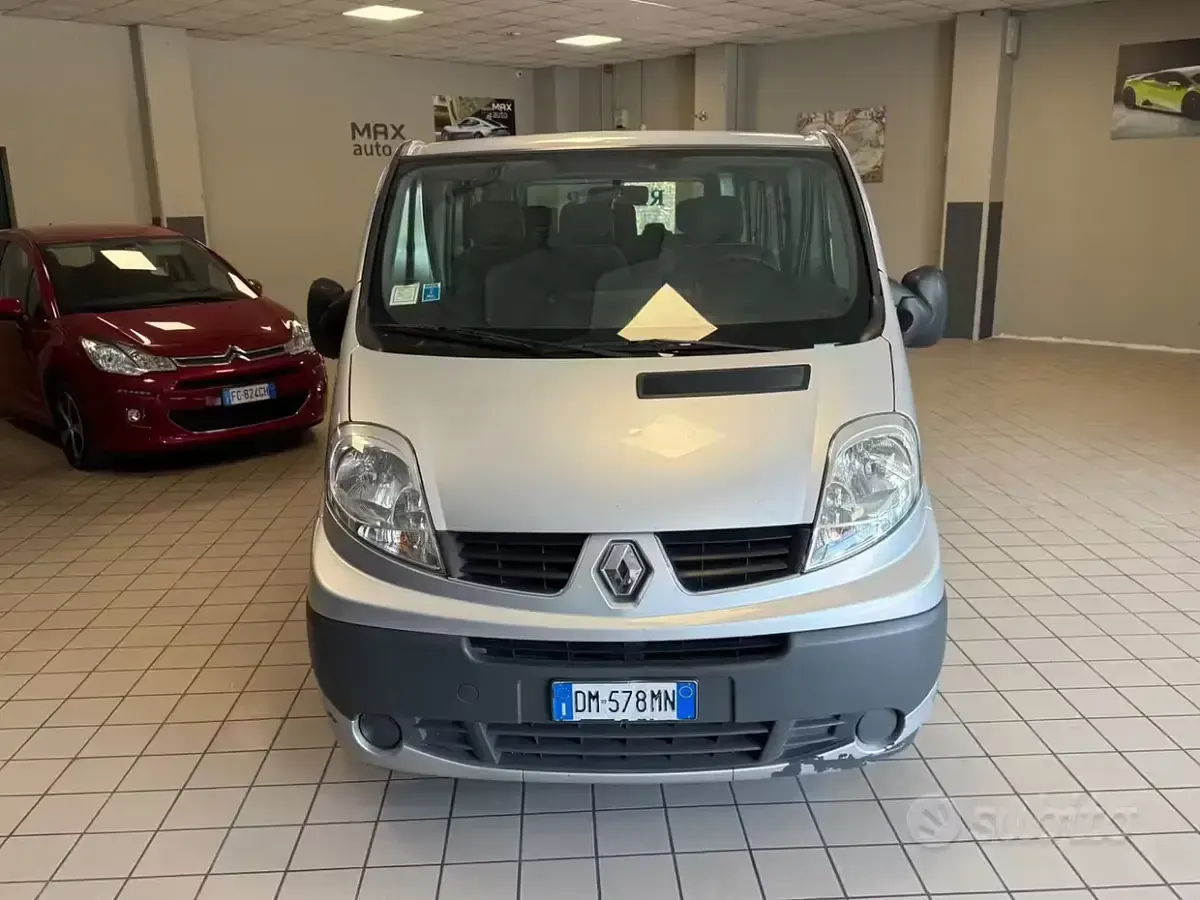 Usata Renault Trafic 114 CV (83 kW) 2008 Grigio Monovolume