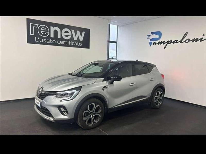 Usata Renault Captur Intens 101 CV (74 kW) 2023 Grigio chiaro SUV