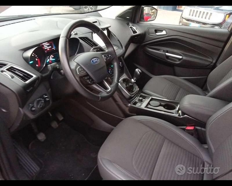 Usata Ford Kuga 120 CV (88 kW) 2018 Nero SUV