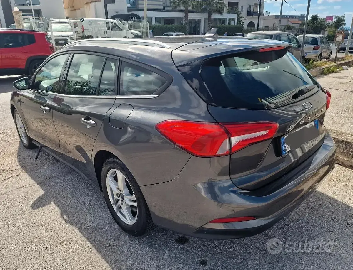 Usata Ford Focus 120 CV (88 kW) 2022 Grigio Station wagon