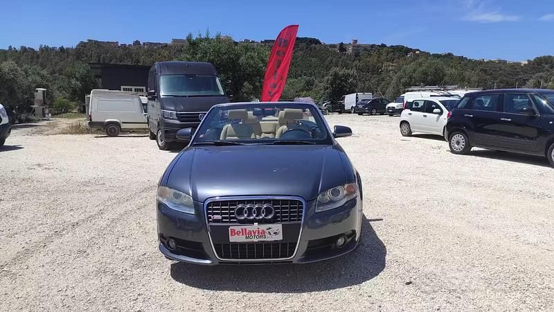 Usata Audi A4 Cabriolet S-Line 140 CV (102 kW) 2006 Grigio Cabrio
