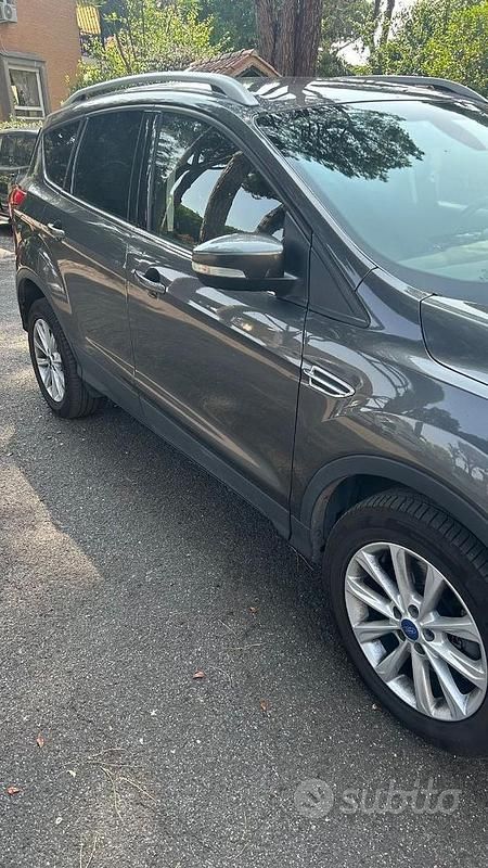 Usata Ford Kuga S 150 CV (110 kW) 2015 Grigio SUV