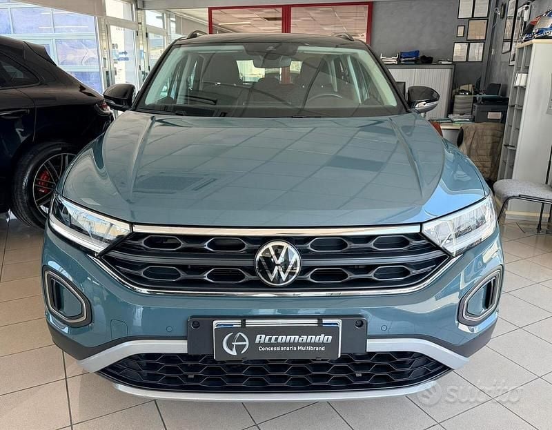 Usata VW T-Roc 116 CV (85 kW) 2023 Verde SUV