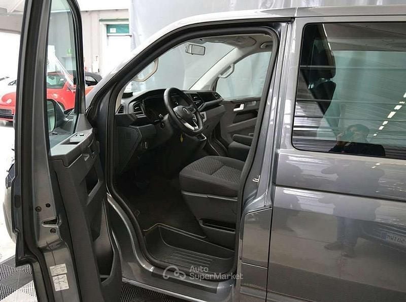 Usata VW Multivan Trendline 150 CV (110 kW) 2020 Gray Monovolume