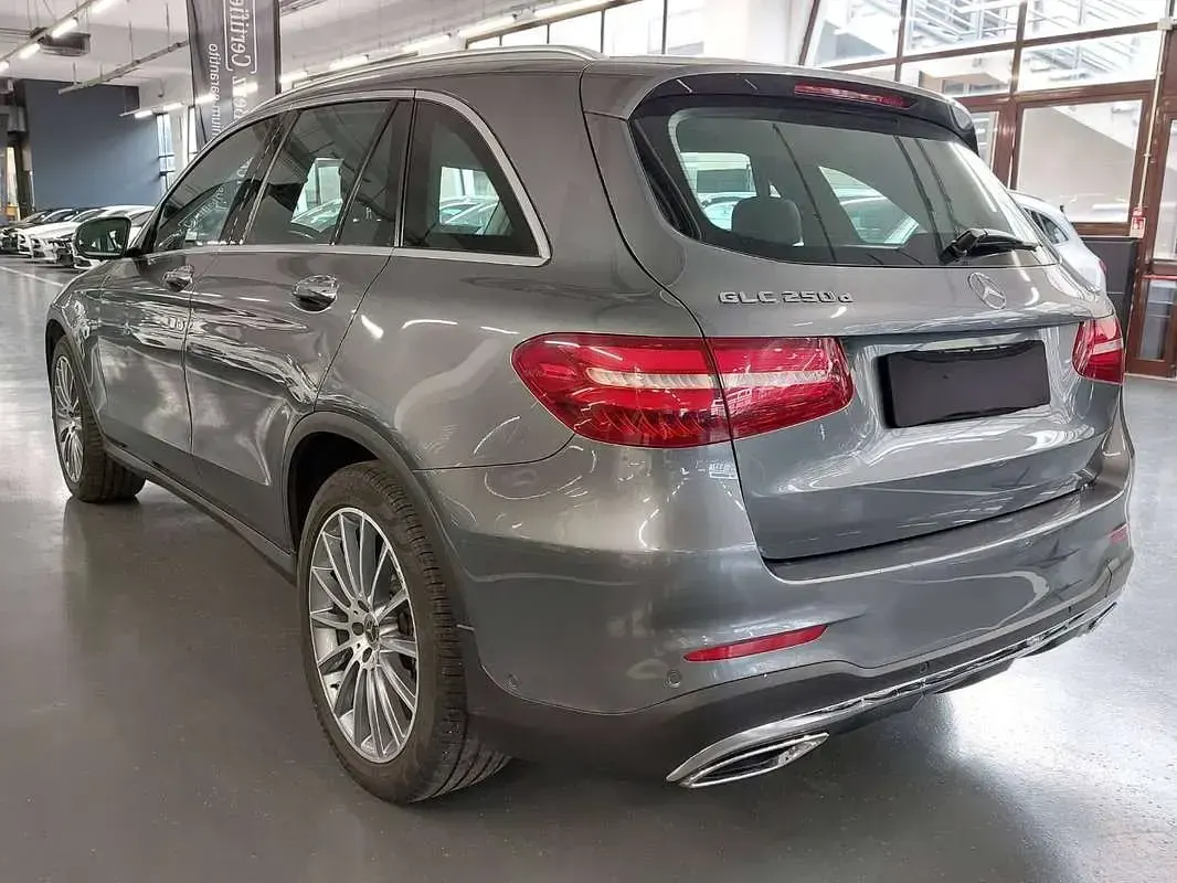 Usata Mercedes GLC250 Premium 204 CV (150 kW) 2018 Grigio SUV