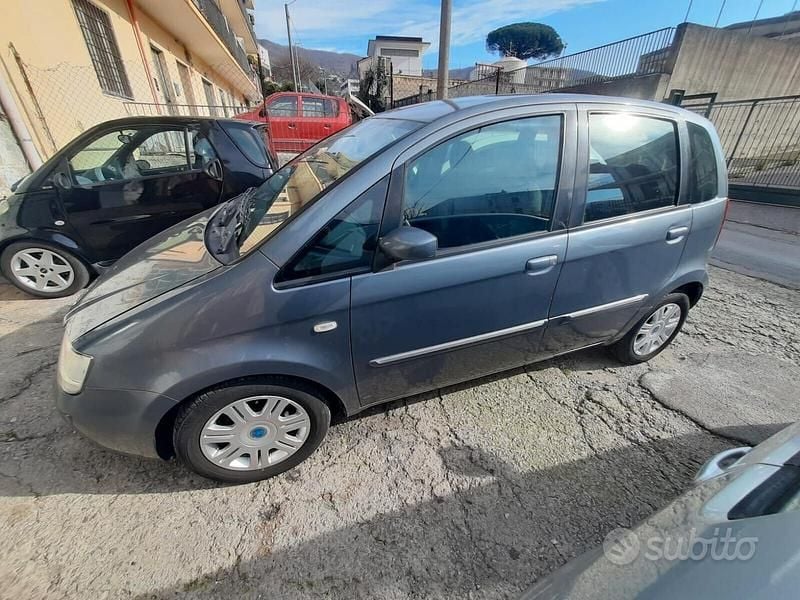 Usata Fiat Idea 77 CV (56 kW) 2007 Grigio Monovolume