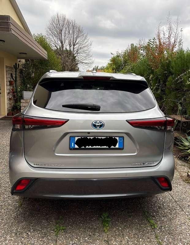 Usata Toyota Highlander Trend 247 CV (181 kW) 2021 Argento SUV