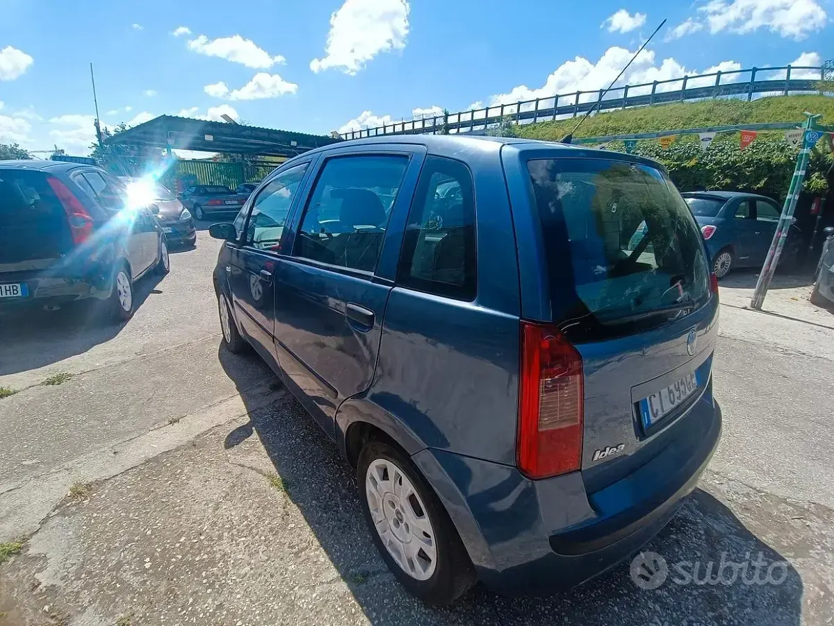 Usata Fiat Idea Emotion 95 CV (69 kW) 2005 Blu Monovolume
