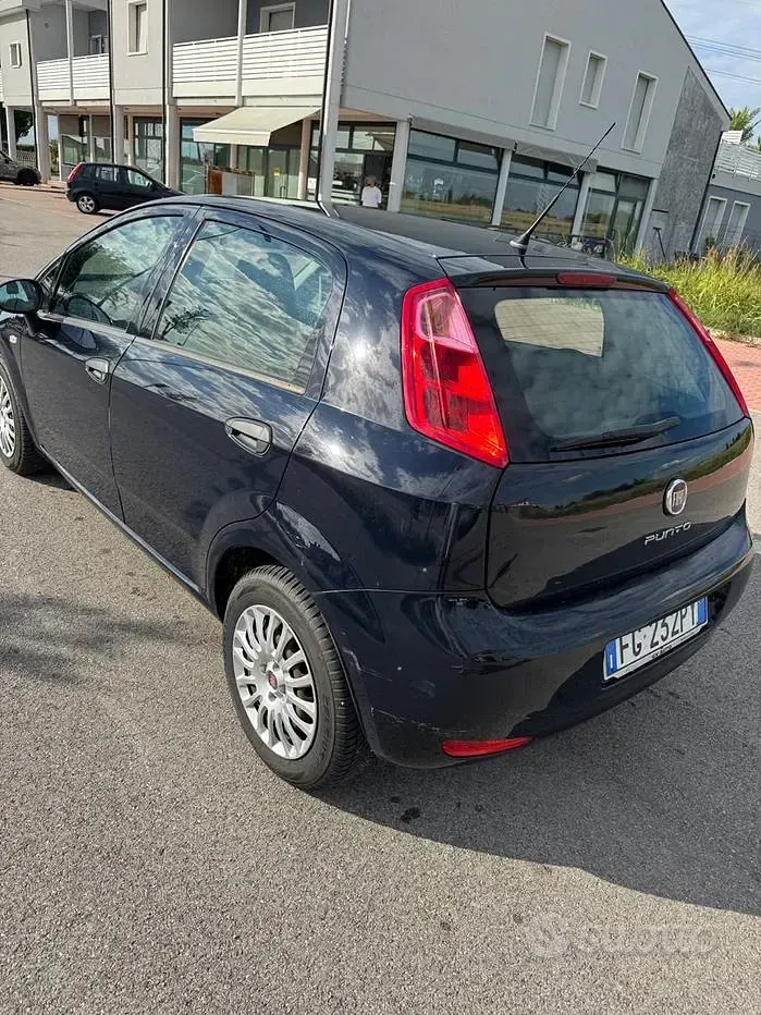 Usata Fiat Grande Punto Street 95 CV (69 kW) 2017 Bluazzurro Utilitaria