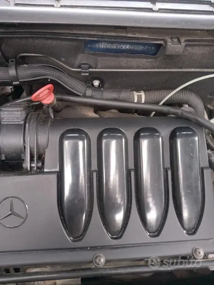 Usata Mercedes A180 116 CV (85 kW) 2011 Blu Station wagon