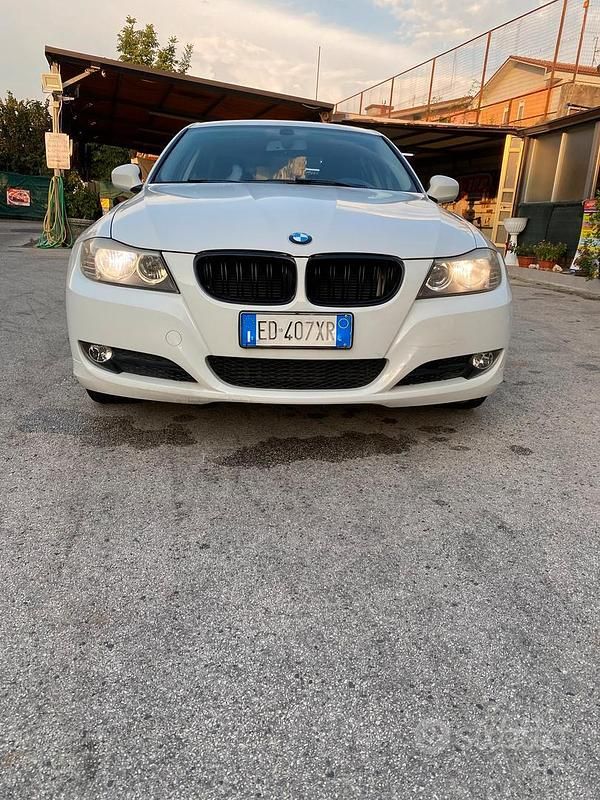 Usata BMW 118 143 CV (105 kW) 2010 Bianco Utilitaria