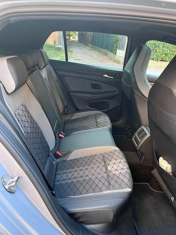 Usata VW Golf VIII R-line 131 CV (96 kW) 2022 Berlina