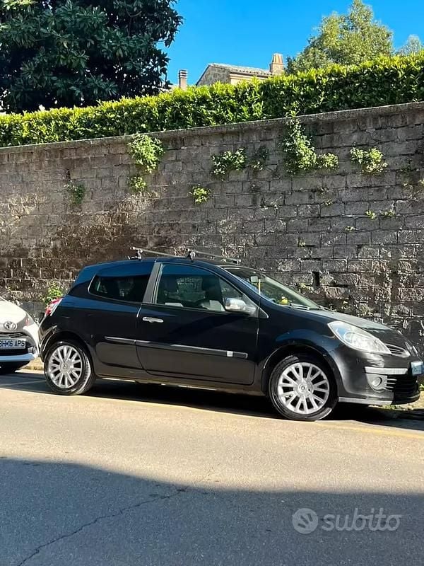 Usata Renault Clio III LE 85 CV (62 kW) 2009 Nero Berlina