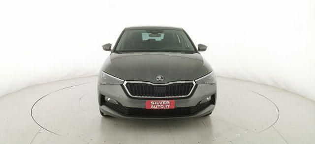 Usata Skoda Scala Style 110 CV (80 kW) 2022 Grigio metallizzato Utilitaria