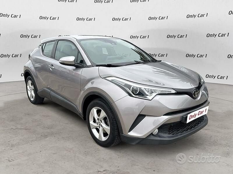 Usata Toyota C-HR Active 116 CV (85 kW) 2018 Grigio SUV