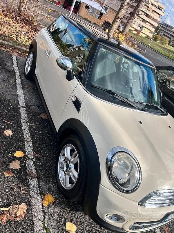 Bianco Usata 2010 Mini Cooper Coupé Coupé | 4499 € - Immagine 1/4