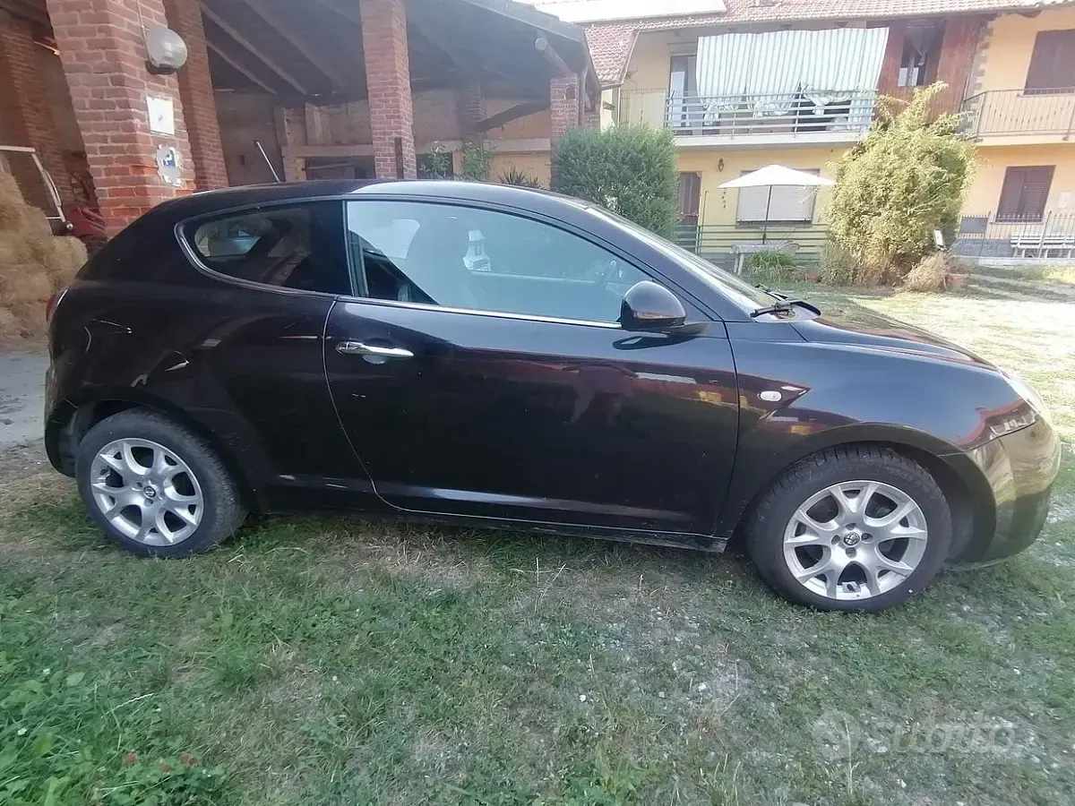 Usata Alfa Romeo MiTo 120 CV (88 kW) 2011 Nero Utilitaria