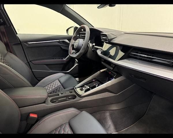Usata Audi RS3 Sportback Ambiente 400 CV (294 kW) 2023 Nero mythos metallizzato Utilitaria