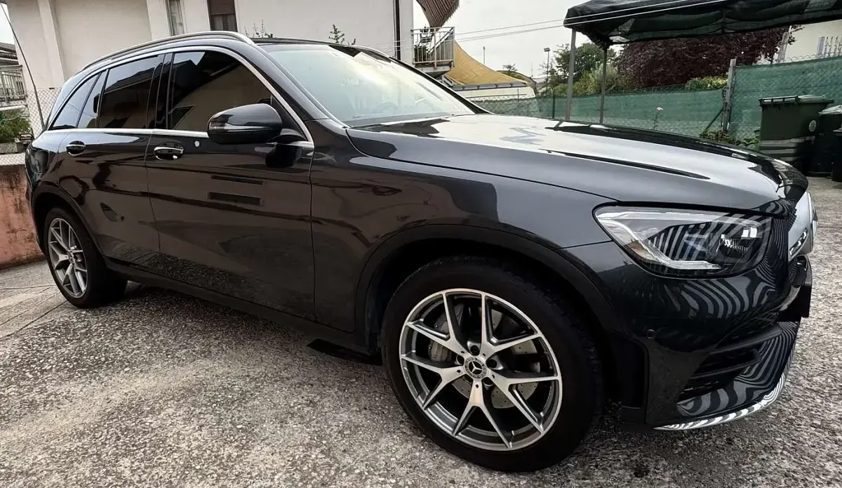 Usata Mercedes GLC300 Premium Plus 245 CV (180 kW) 2020 Nero SUV