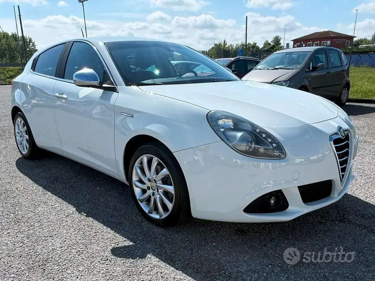 Usata Alfa Romeo Giulietta Progression 105 CV (77 kW) 2013 Bianco Utilitaria