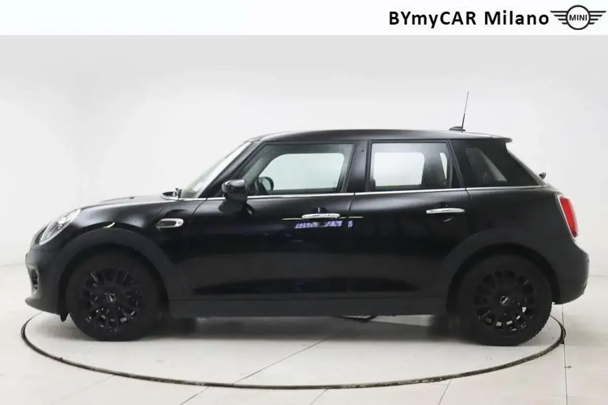 Usata Mini ONE 102 CV (75 kW) 2020 Nero Utilitaria