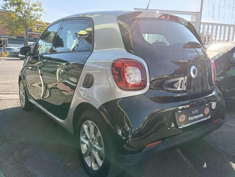 Usata Smart ForFour 71 CV (52 kW) 2017 Nero Utilitaria