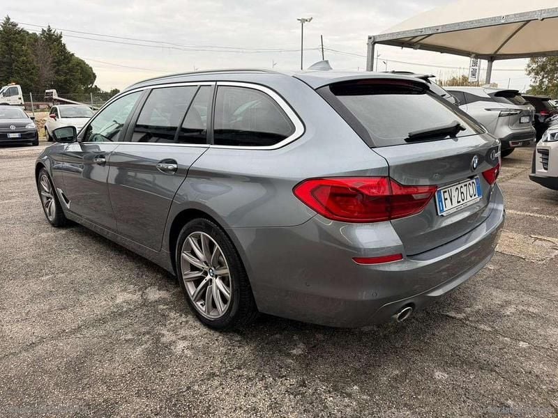 Usata BMW 520 Sport Line 190 CV (139 kW) 2019 Grigio Station wagon