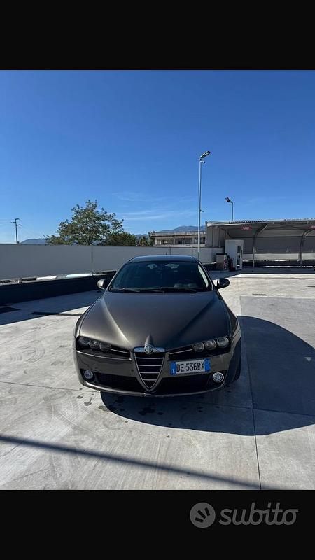 Usata 2006 Alfa Romeo 159 Distinctive Tre volumi | 1000 € - Immagine 1/4