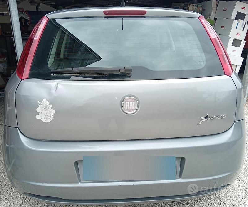 Usata Fiat Grande Punto 75 CV (55 kW) 2007 Grigio Utilitaria