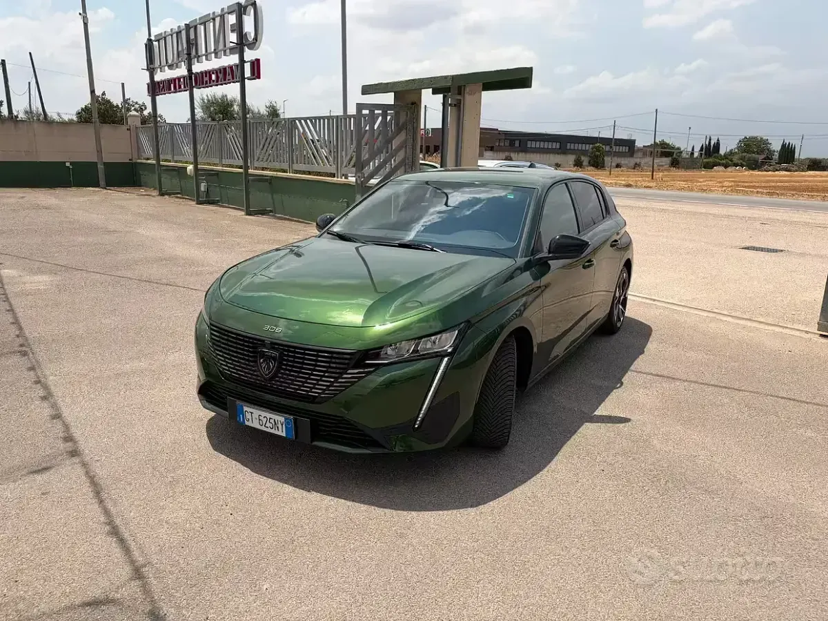 Usata Peugeot 308 Allure 131 CV (96 kW) 2024 Verde Berlina