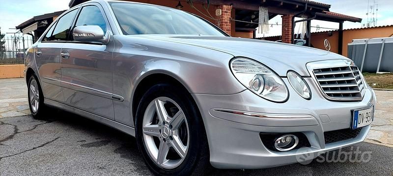 Usata Mercedes E280 Elegance 190 CV (139 kW) 2009 Grigio Berlina