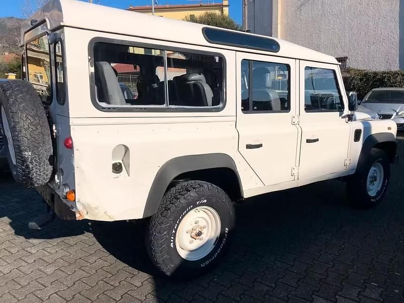 Usata Land Rover Defender 122 CV (89 kW) 2010 Beige SUV