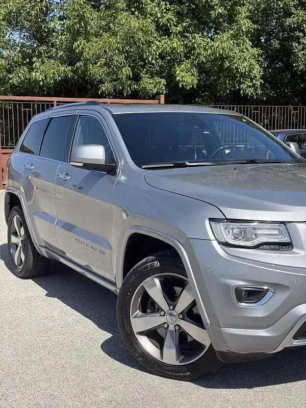 Usata Jeep Grand Cherokee Overland 250 CV (183 kW) 2015 Grigio SUV